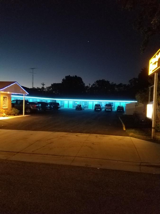 Arrowhead Motel 圣丹斯 外观 照片