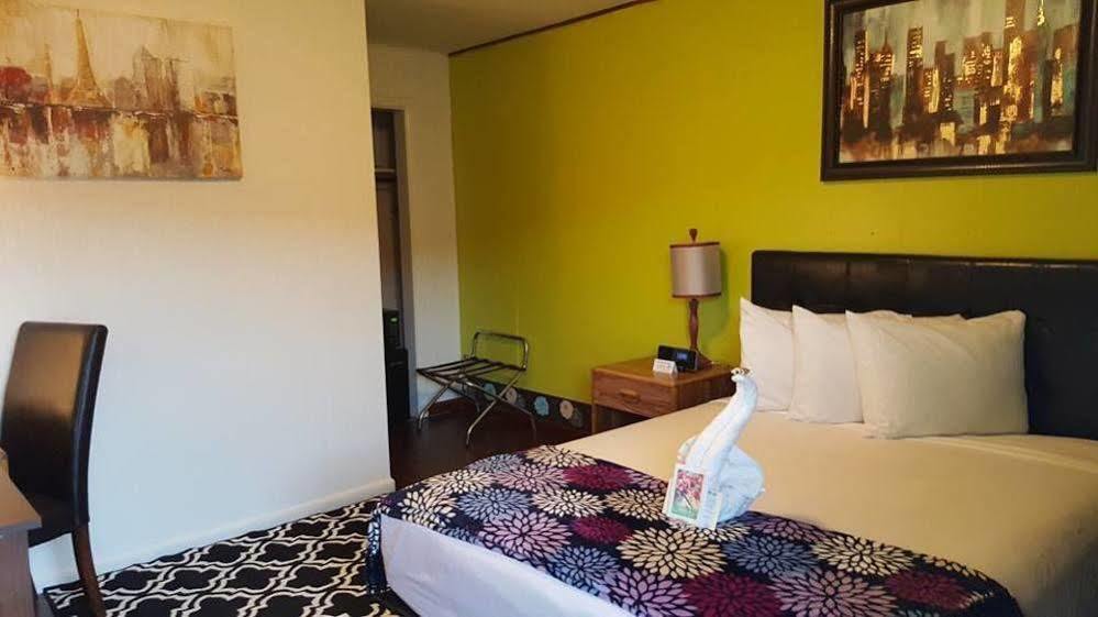 Arrowhead Motel 圣丹斯 外观 照片